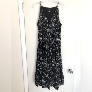 Tahari strap Black and White graphic design modern Dress M